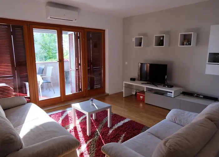 Apartment Summertime
